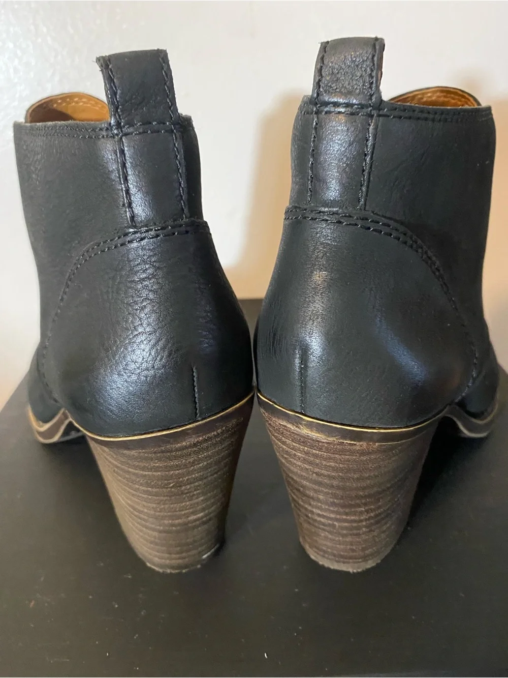 Lucky Brand Tan Black Leather Chukka Boots